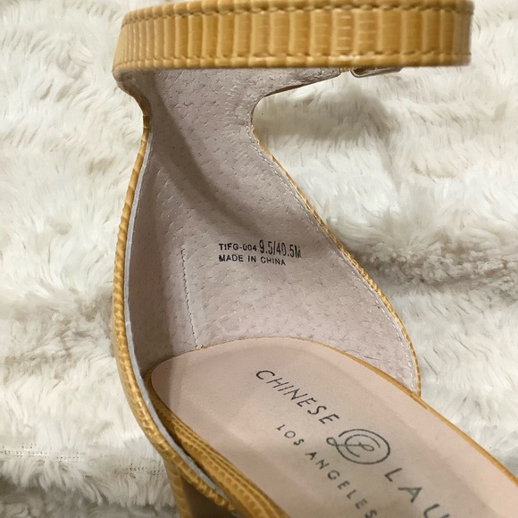 🛍️ CHINESE LAUNDRY Yellow Tinie Lizard Ankle Straps Heeled Sandal - Size 9.5 - Picture 14 of 15